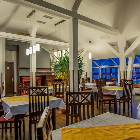 Hotel Maria Rădăuţi Εξωτερικό φωτογραφία