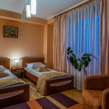 Hotel Maria Rădăuţi Εξωτερικό φωτογραφία