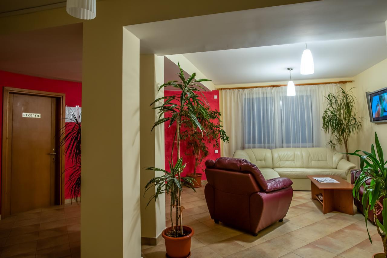 Hotel Maria Rădăuţi Εξωτερικό φωτογραφία