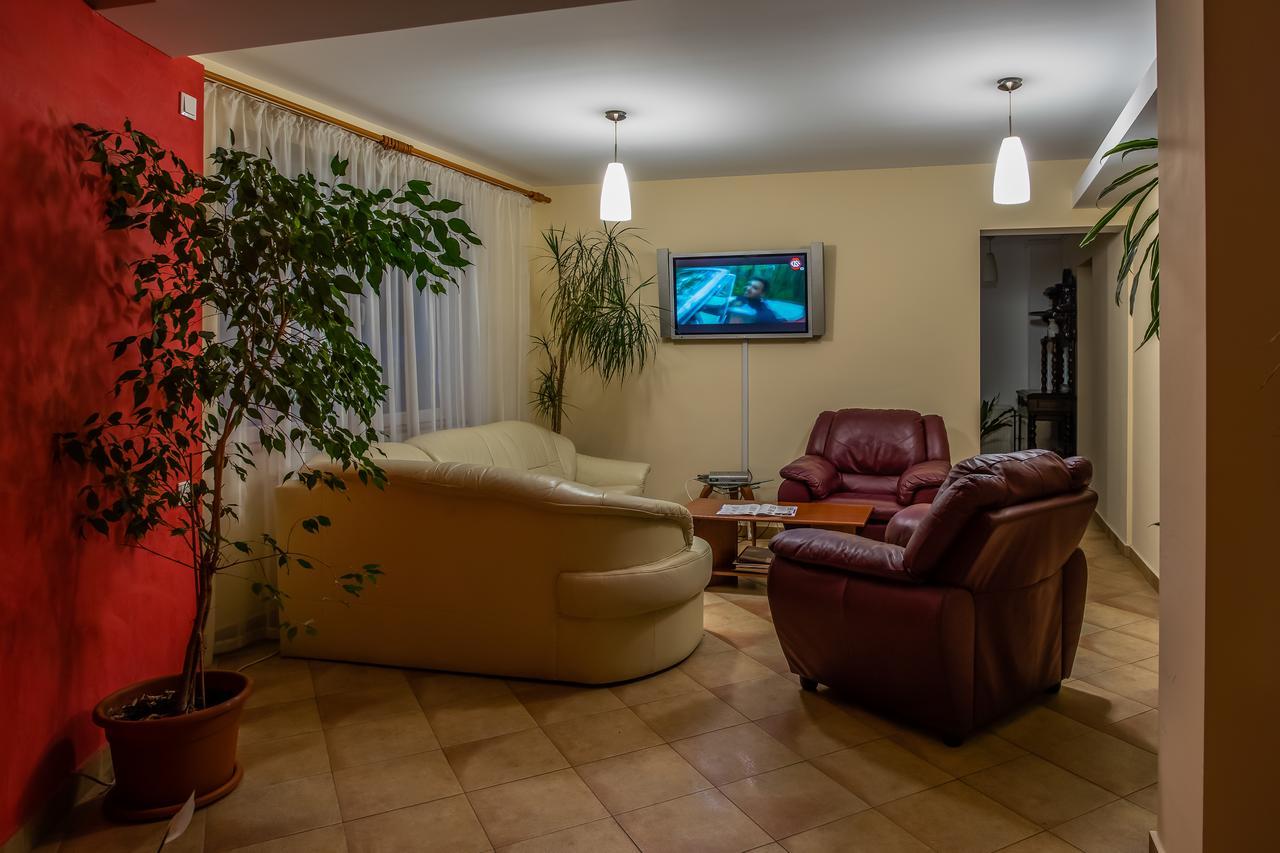 Hotel Maria Rădăuţi Εξωτερικό φωτογραφία