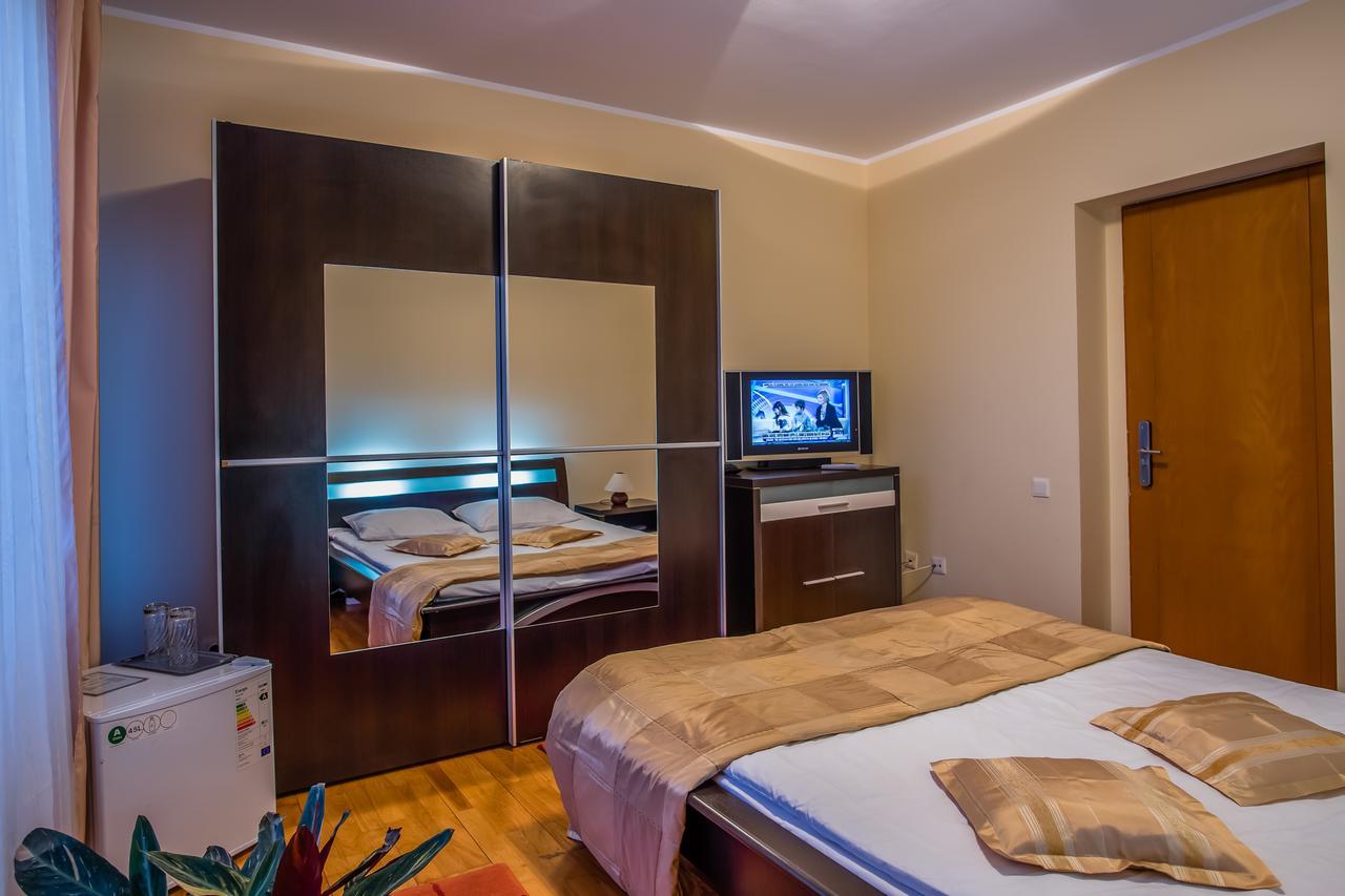 Hotel Maria Rădăuţi Εξωτερικό φωτογραφία