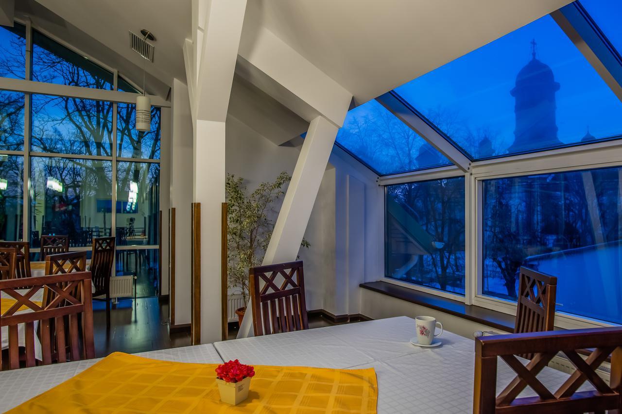 Hotel Maria Rădăuţi Εξωτερικό φωτογραφία