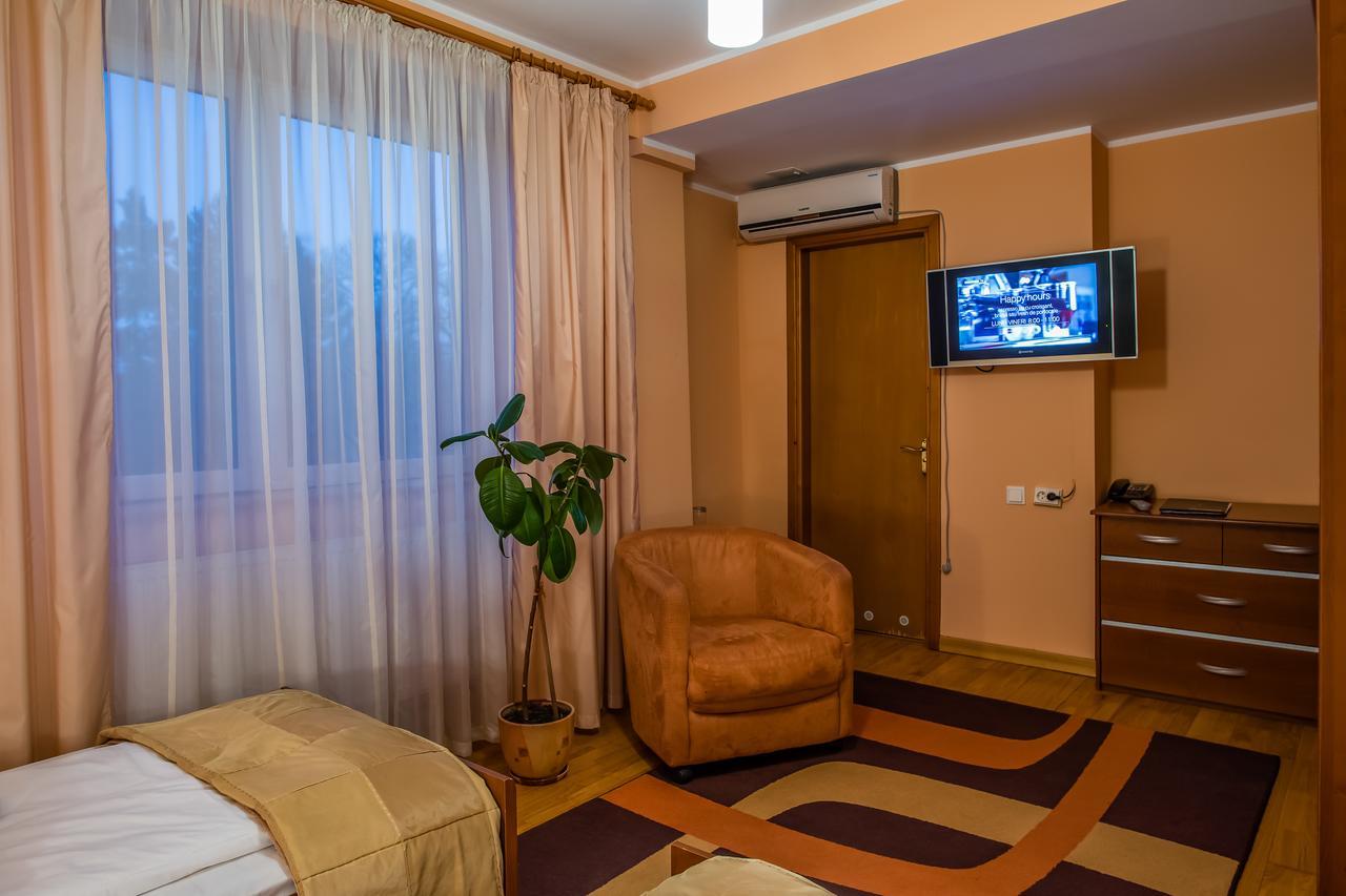 Hotel Maria Rădăuţi Εξωτερικό φωτογραφία