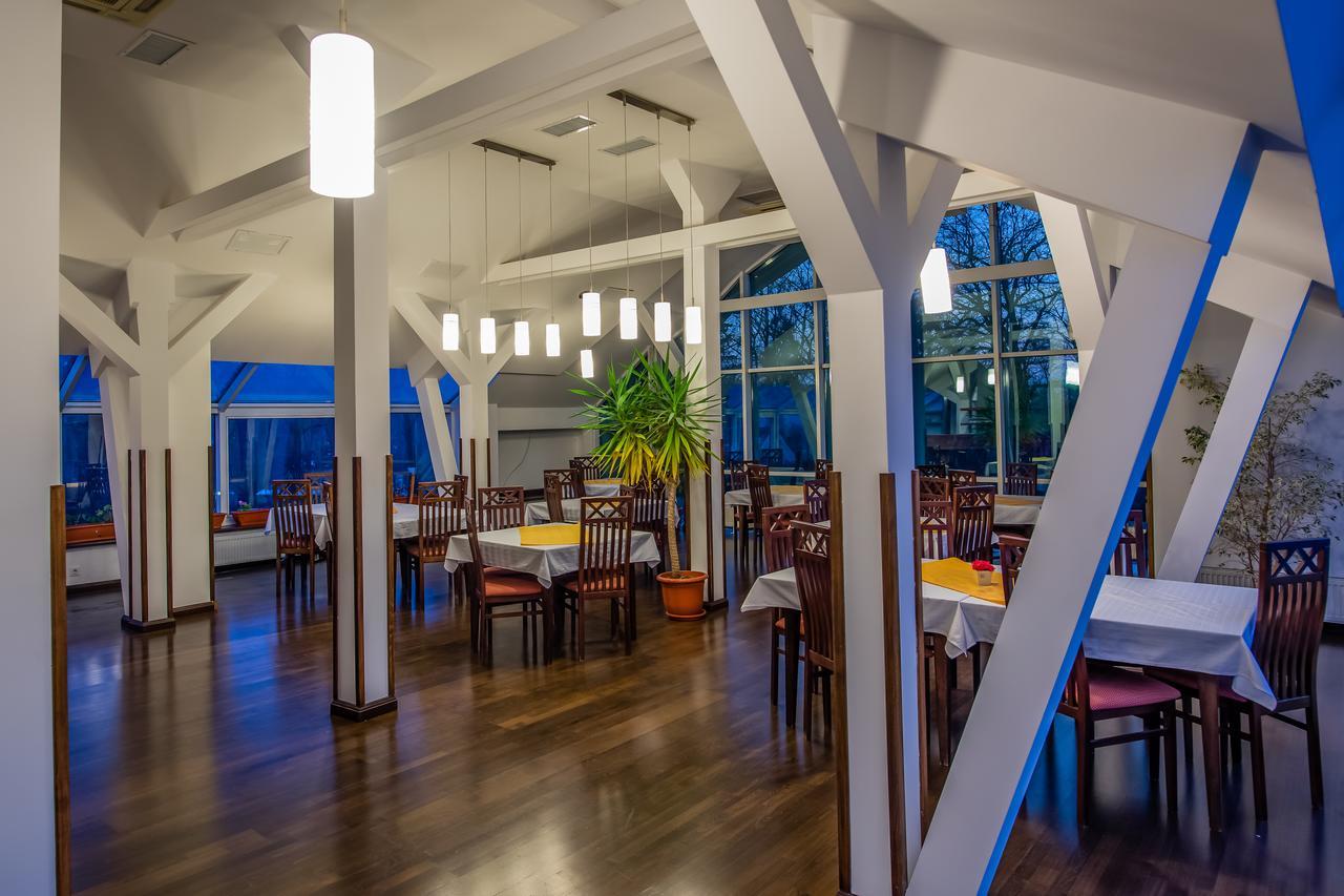 Hotel Maria Rădăuţi Εξωτερικό φωτογραφία